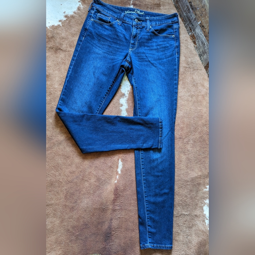 Universal Thread Mid Rise Skinny Jeans - Picture 2 of 13